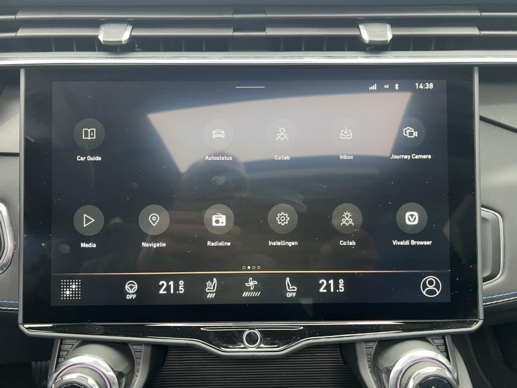 Lynk & Co 01 1.5 261pk phev , 360gr camera , pano dak , stuur en stoel verw