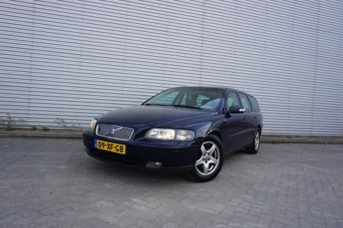 Volvo V70 2.4d edition airco / cruise / elektr. ramen / trekhaak / lm velge