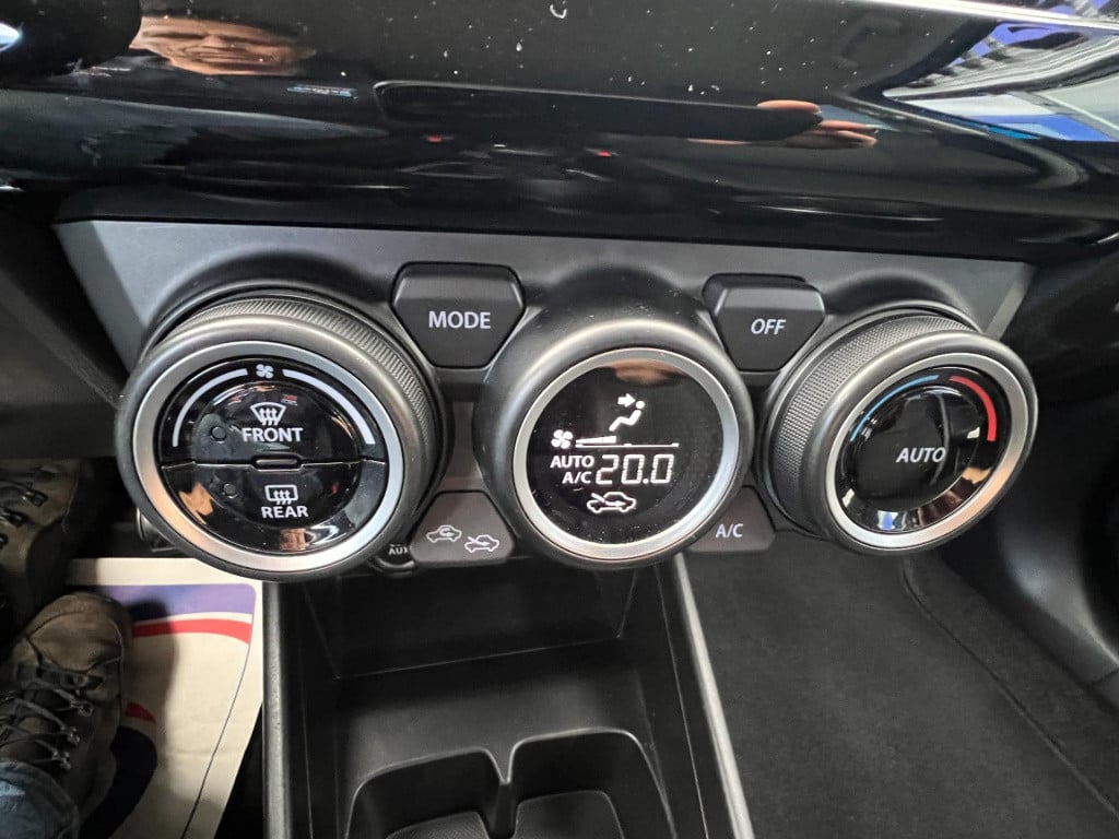 Suzuki Swift 1.0 stijl smart hybrid, camera, carplay enz...