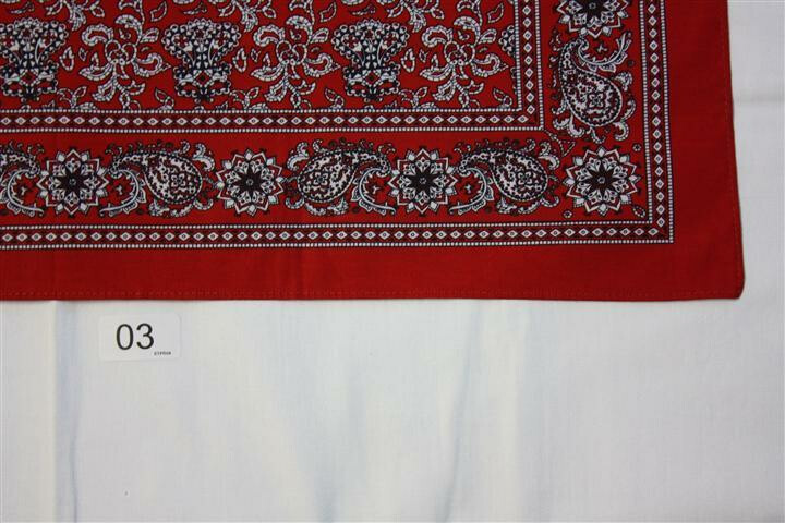 Zakdoek, bandana, mouchoir, foulard €.4,50 p.st. Nr.01 met bloemmotief,