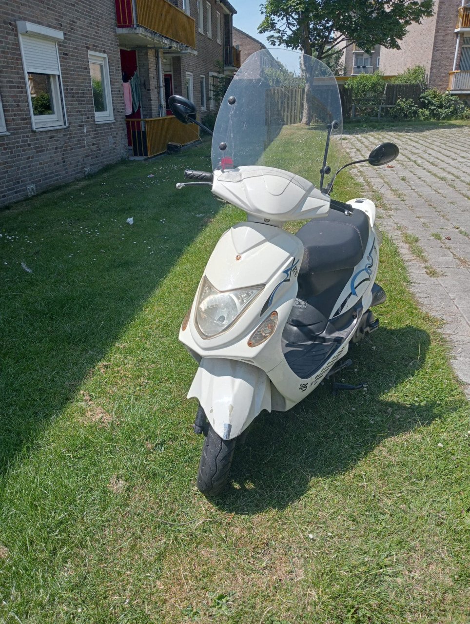 Te koop: BTC City brommer – 49cc – Blauw kenteken