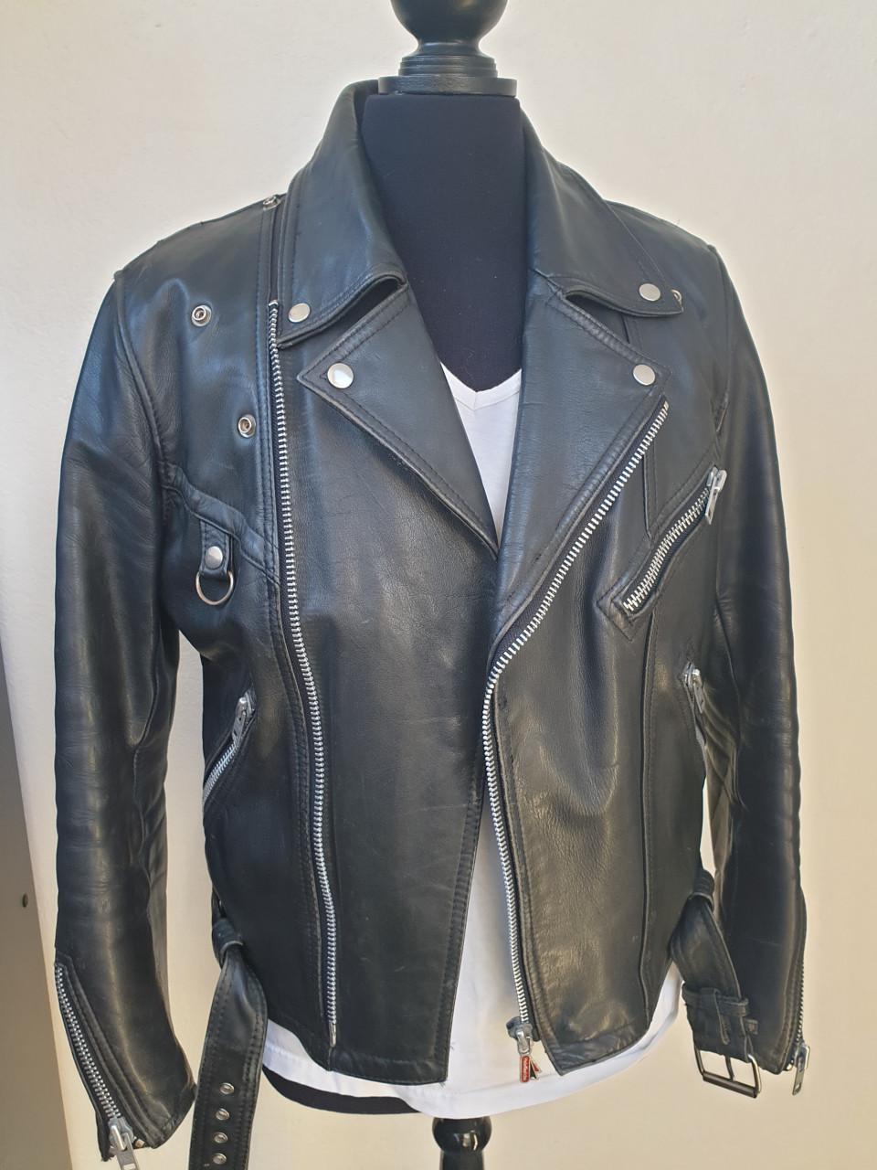 2 stoere bikerjackets.