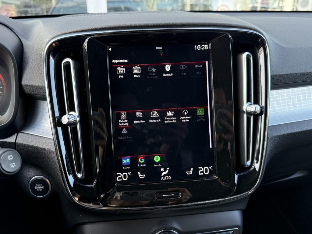 Volvo XC40 t4 211pk recharge plus dark| panodak| camera| h&k sound| elek.