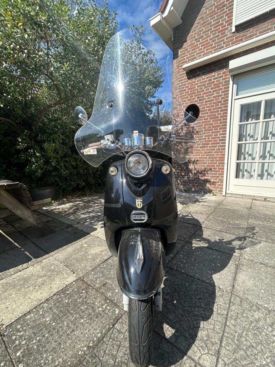 BTC Old Classic scooter
