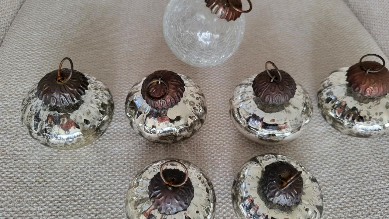 Set v 7 vintage kerstballen kwik glas + craquelé