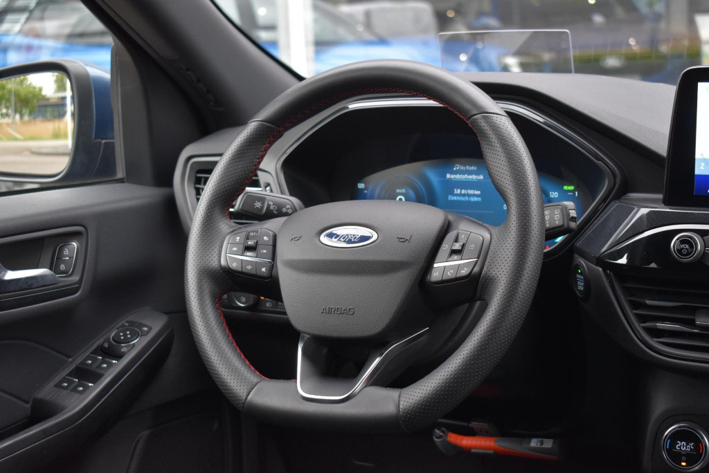 Ford Kuga 2.5 phev st-line x | climate control | adaptieve cruise control |