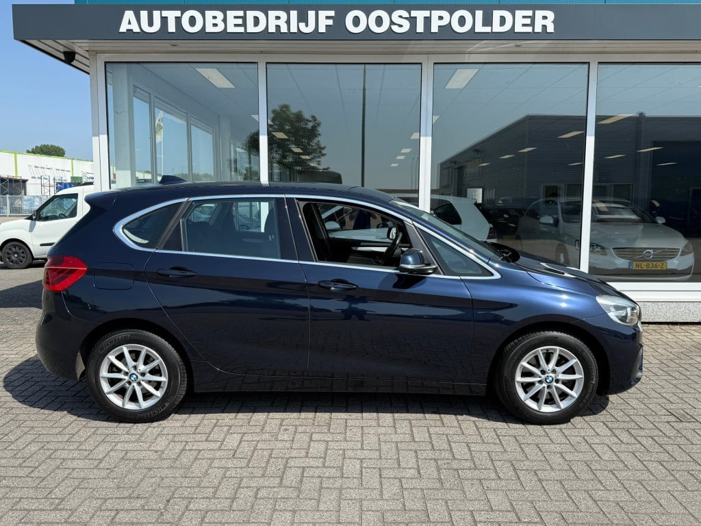 BMW 2-serie active tourer 218i essential
