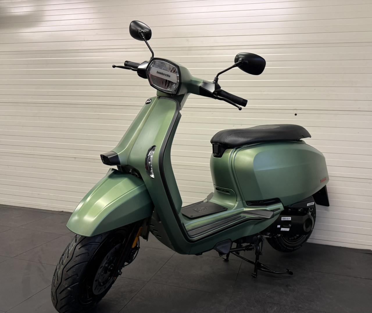 Lambretta V Special 50 Nieuw en nu uit voorraad leverbaar!