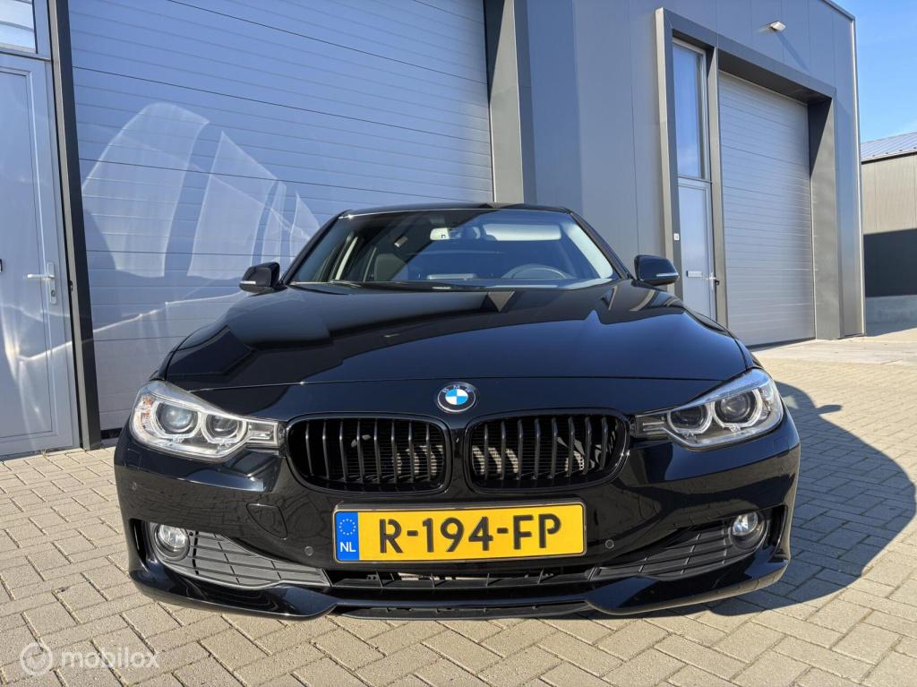 BMW 3-serie touring 316i executive sport apple carplay