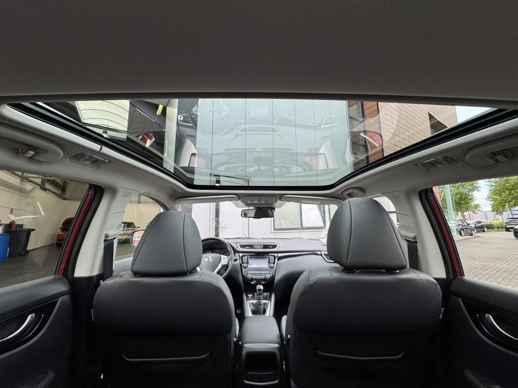 Nissan Qashqai 1.2 tekna | trekhaak | navigatie | leder | 360° camera | sto