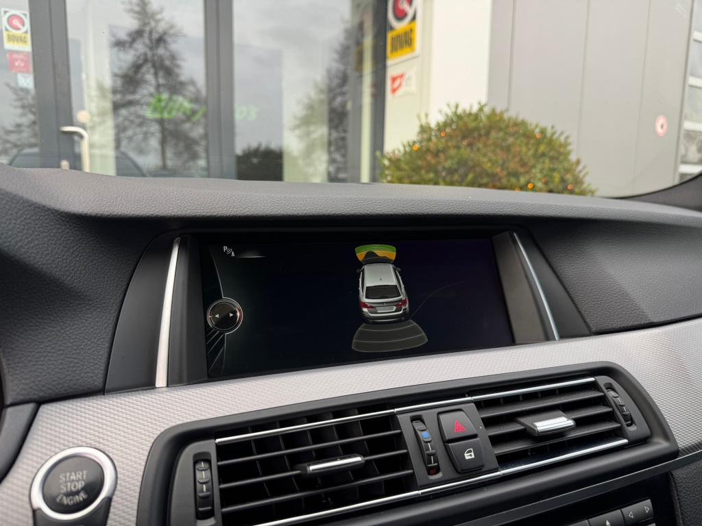BMW 5 Serie touring 520i executive * m-pakket * navigatie * 20 inch * nap