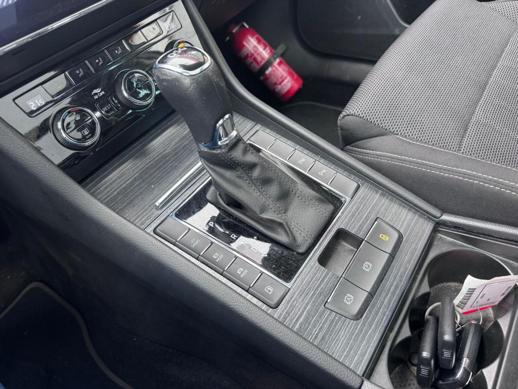 Skoda Superb combi 1.4 tsi iv business edition