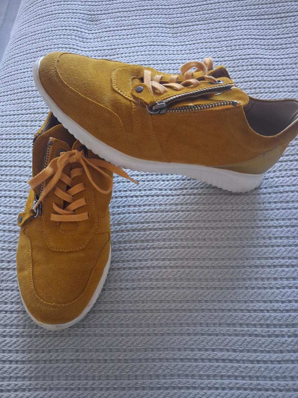 Hartjes gympen maat 40