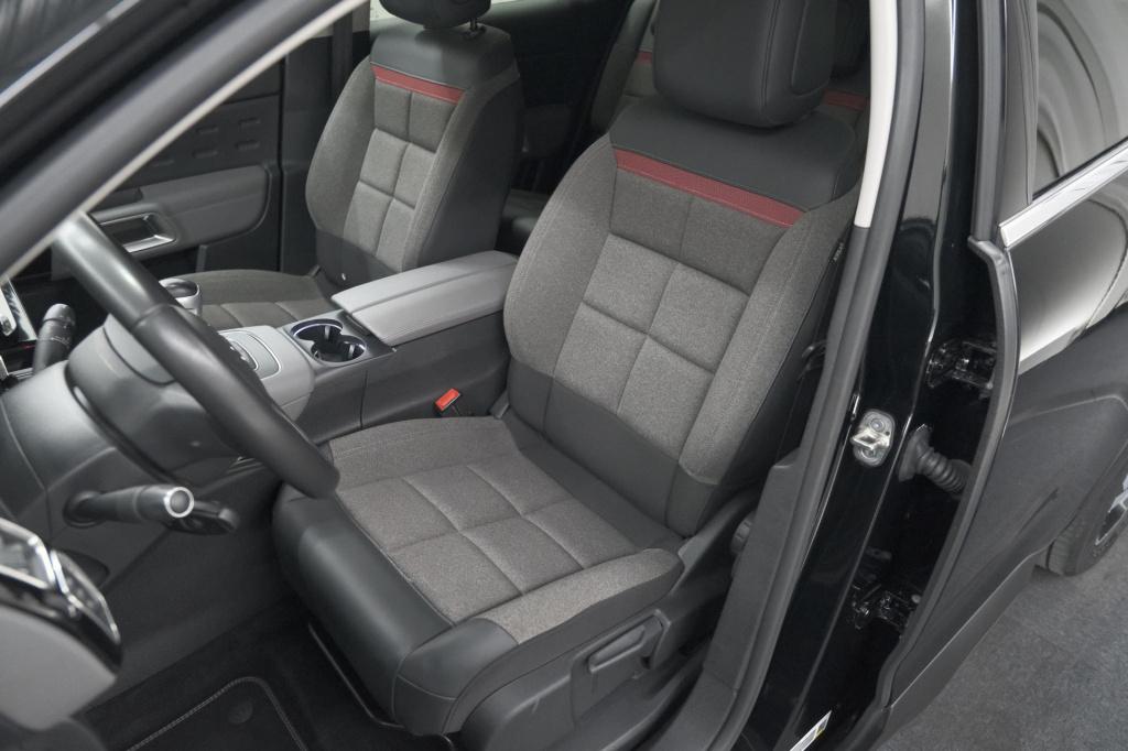 Citroen C5 Aircross puretech 130 feel | trekhaak | camera | dodehoekdetecti