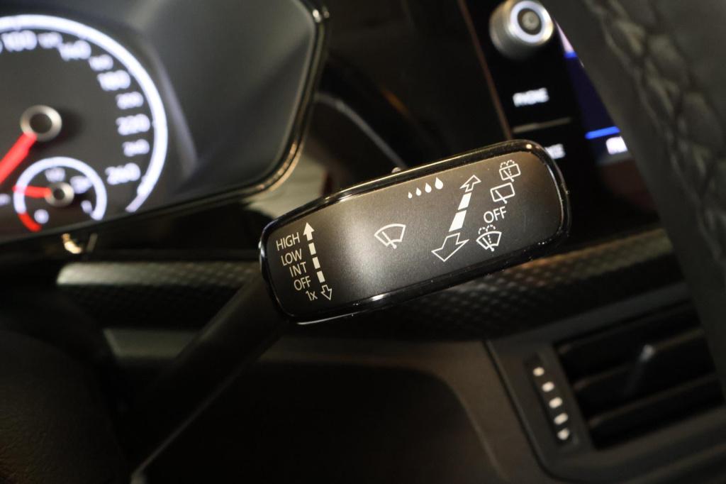 Volkswagen T-cross 1.0 tsi life business nl auto, appconnect, pdc v+a, acc,