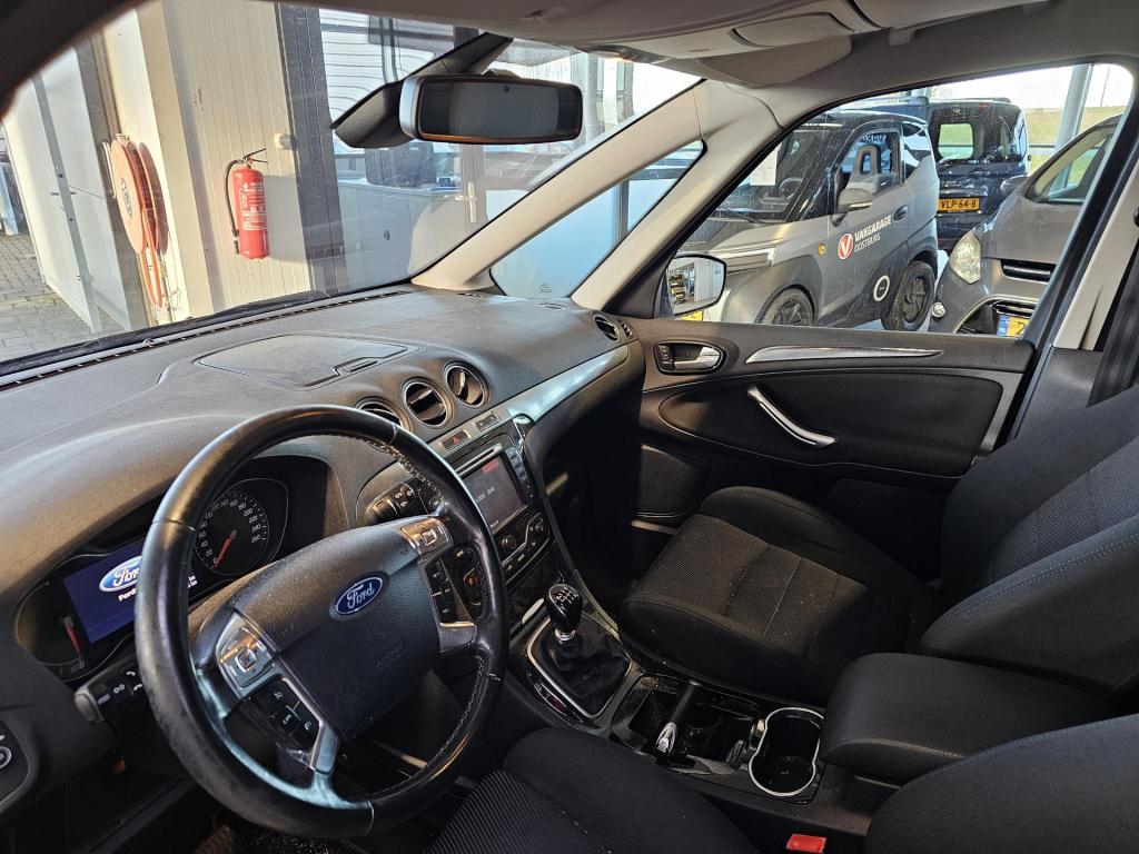 Ford Galaxy 1.6 scti titanium