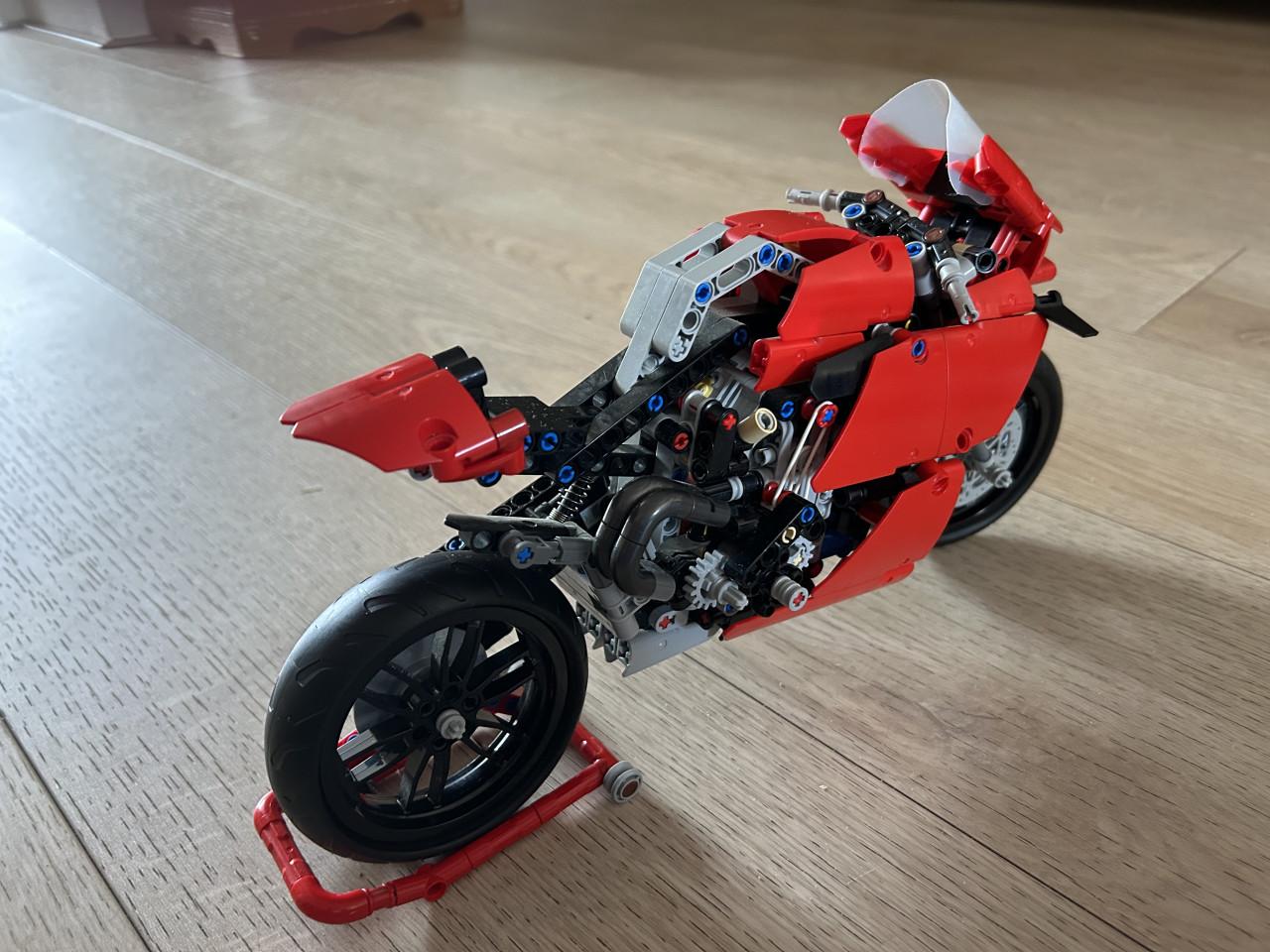 Lego Technic 42107 – Ducati Panigale V4 R