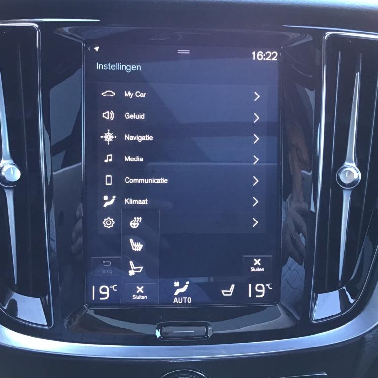 Volvo V60 t8 390pk awd r-design| full options ! trekhaak