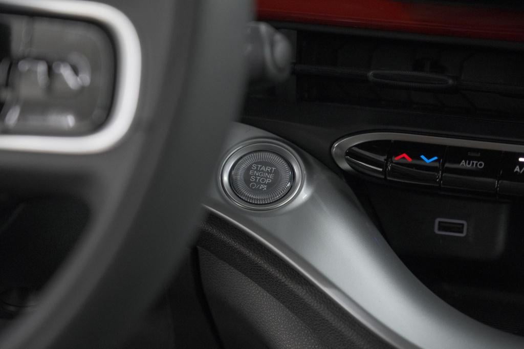 Fiat 500 icon 42 kwh | camera | 17" velgen | keyless start | navigatie | ap