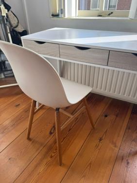 Bureau met stoel