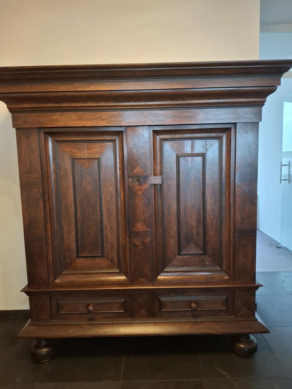 Eikenhouten kussenkast, kopie naar oud voorbeeld, ca 1920