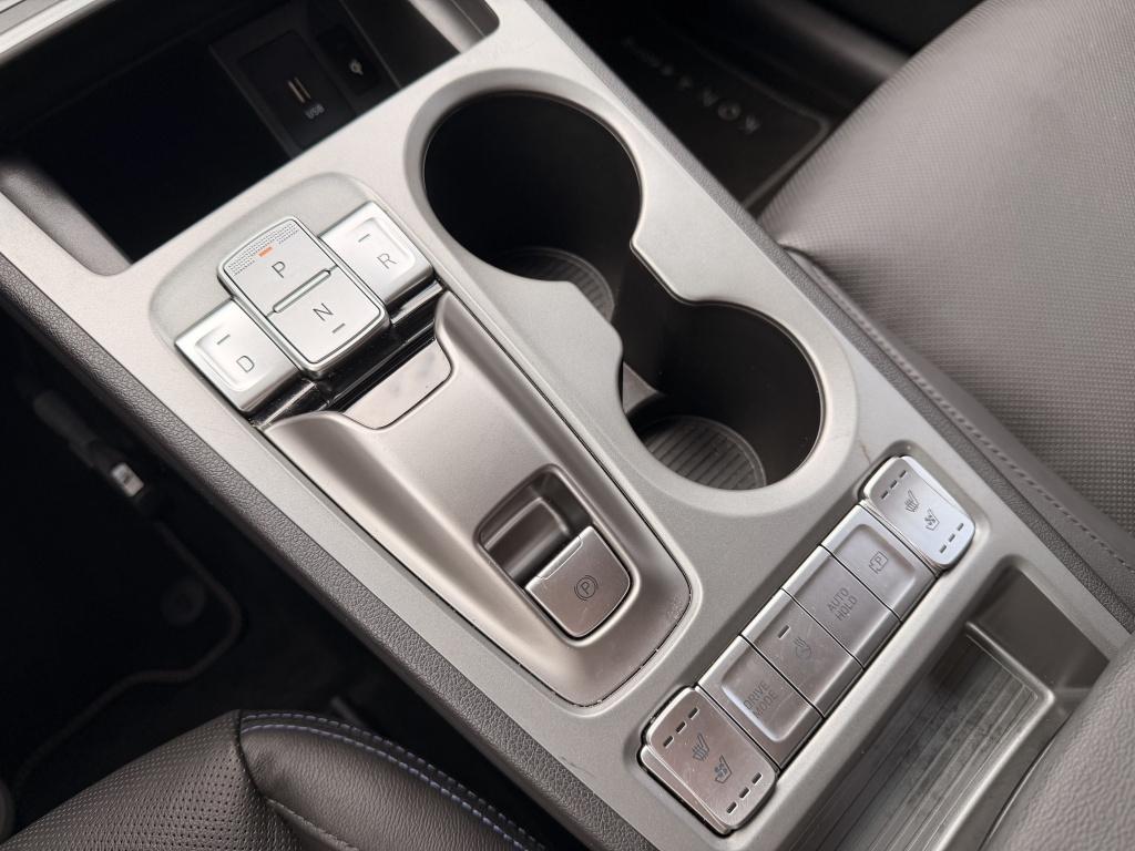 Hyundai Kona ev premium 64 kwh 3 fase | luxe uitvoering | navigatie | hud |