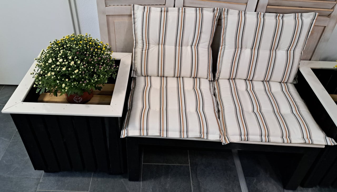 Mooie, stevige tuinbank incl. 2 plantenbakken - strak design