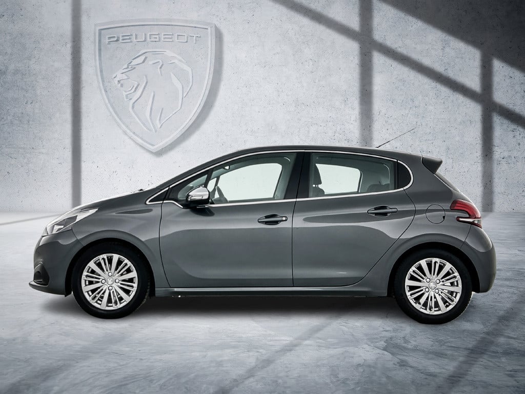 Peugeot 208 82pk allure | rijklaar | navi | parkeersensoren | trekhaak vast