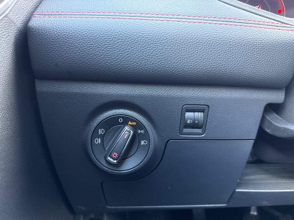 Seat Ibiza 1.0 tsi 116pk fr business intense | nl-auto | beats | virtual | 
