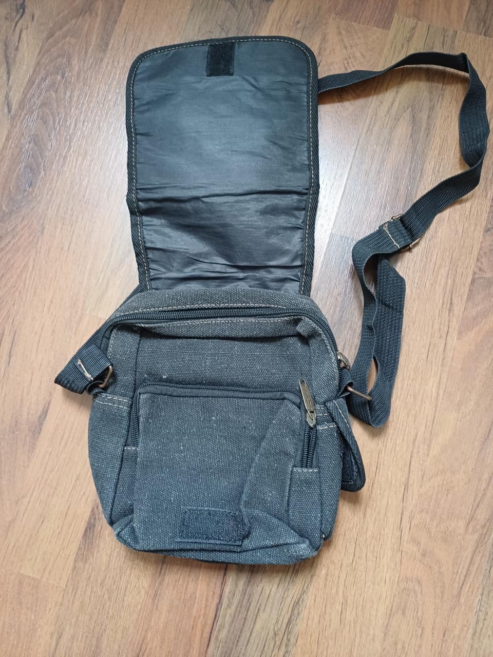 Zwarte handtas, 2x portemonnee en herentasje