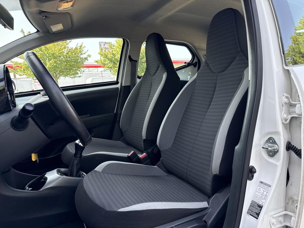 Toyota Aygo 1.0 vvt-i x-play | cruisec. | camera | airco | carplay | sportv