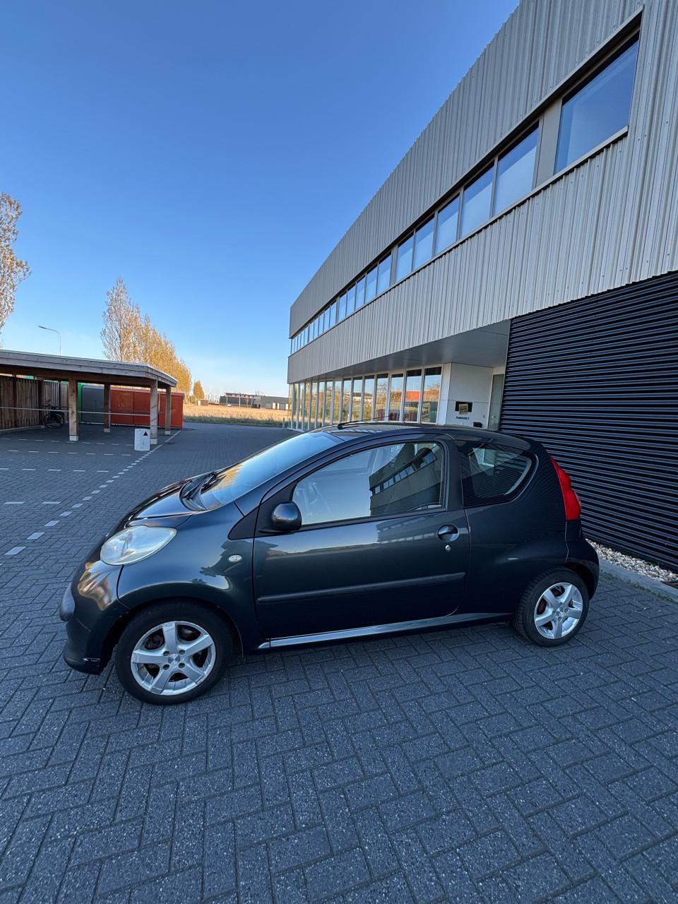 Peugeot 107 1.0 12V 3DR 2006 Grijs