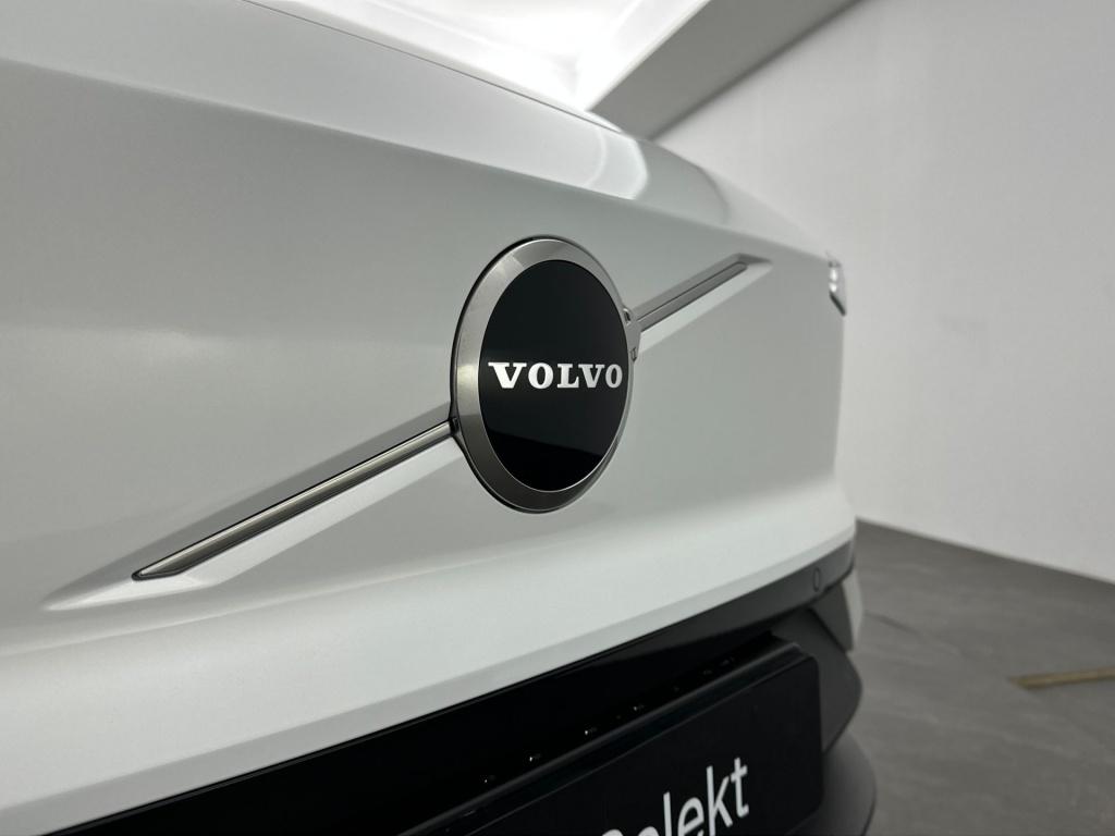Volvo Ex30 p5 extended range plus europa | 272 pk |