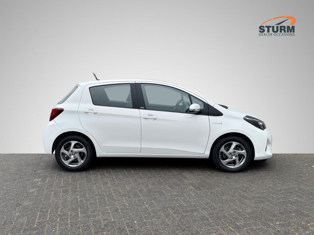 Toyota Yaris 1.5 hybrid trend | camera | 15" l.m.velg | navigatie | 5 drs |