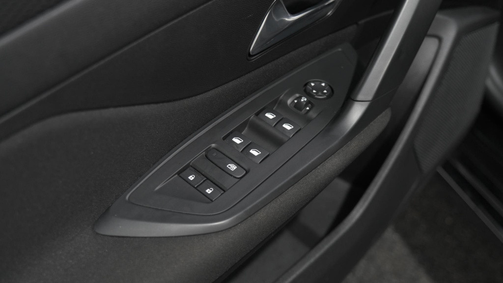 Peugeot 308 sw puretech 110 active pack business | apple carplay | parkeers