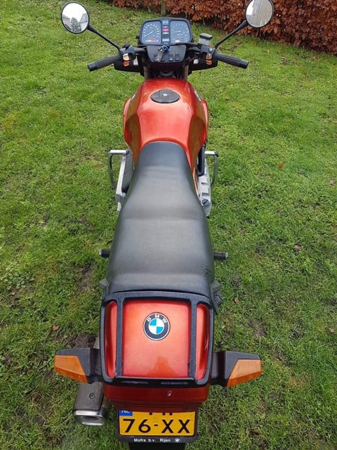 Oldtimer BMW K100RT met extra's