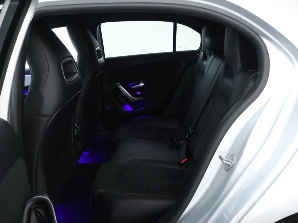 Mercedes-Benz A-Klasse 250 e business solution amg inclusief 24 maanden mb 