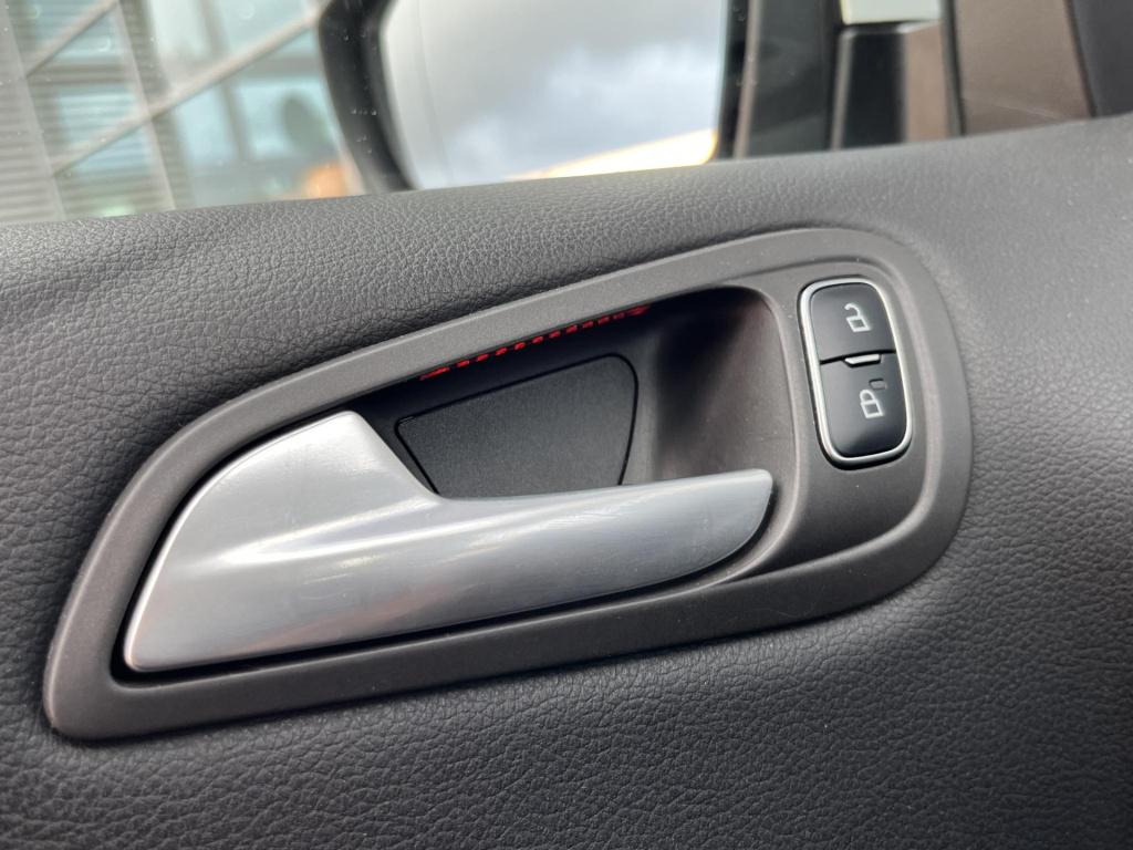 Ford C-max 1.0 titanium | wegklapbare trekhaak | climate control | cruise c