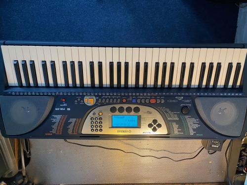 YAMAHA PSR-270 Keyboard
