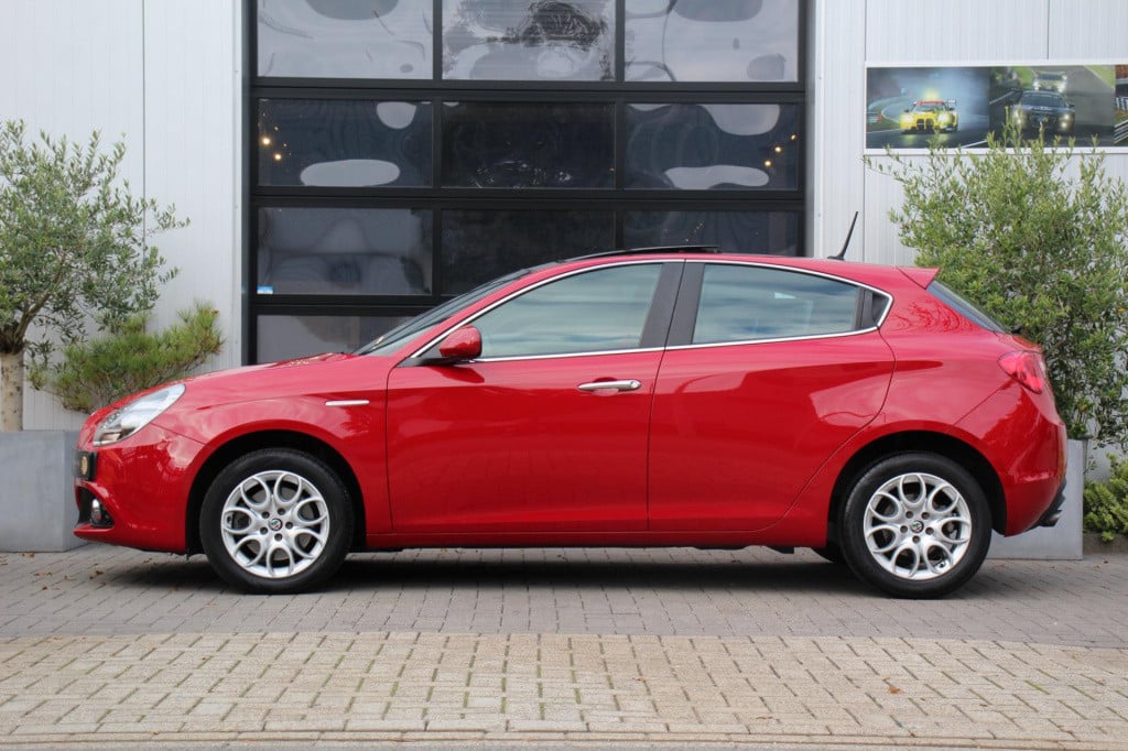 Alfa Romeo Giulietta 1.4 turbo multiair super - panorama dak - navi - stoel