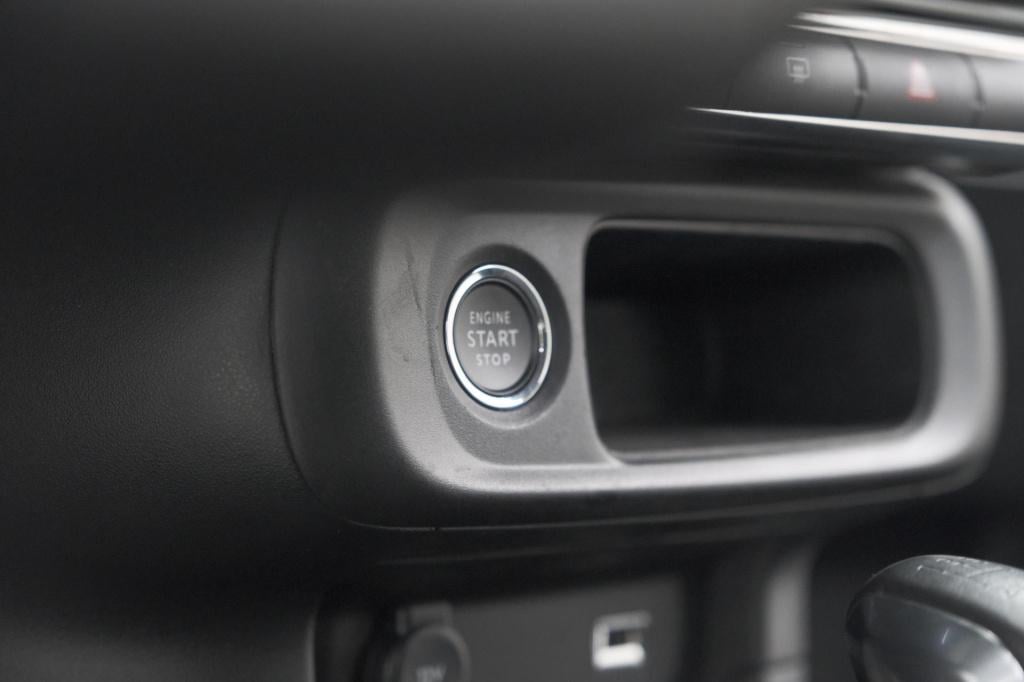 Citroen C3 puretech 83 max | camera | stoelverwarming | navigatie | parkeer