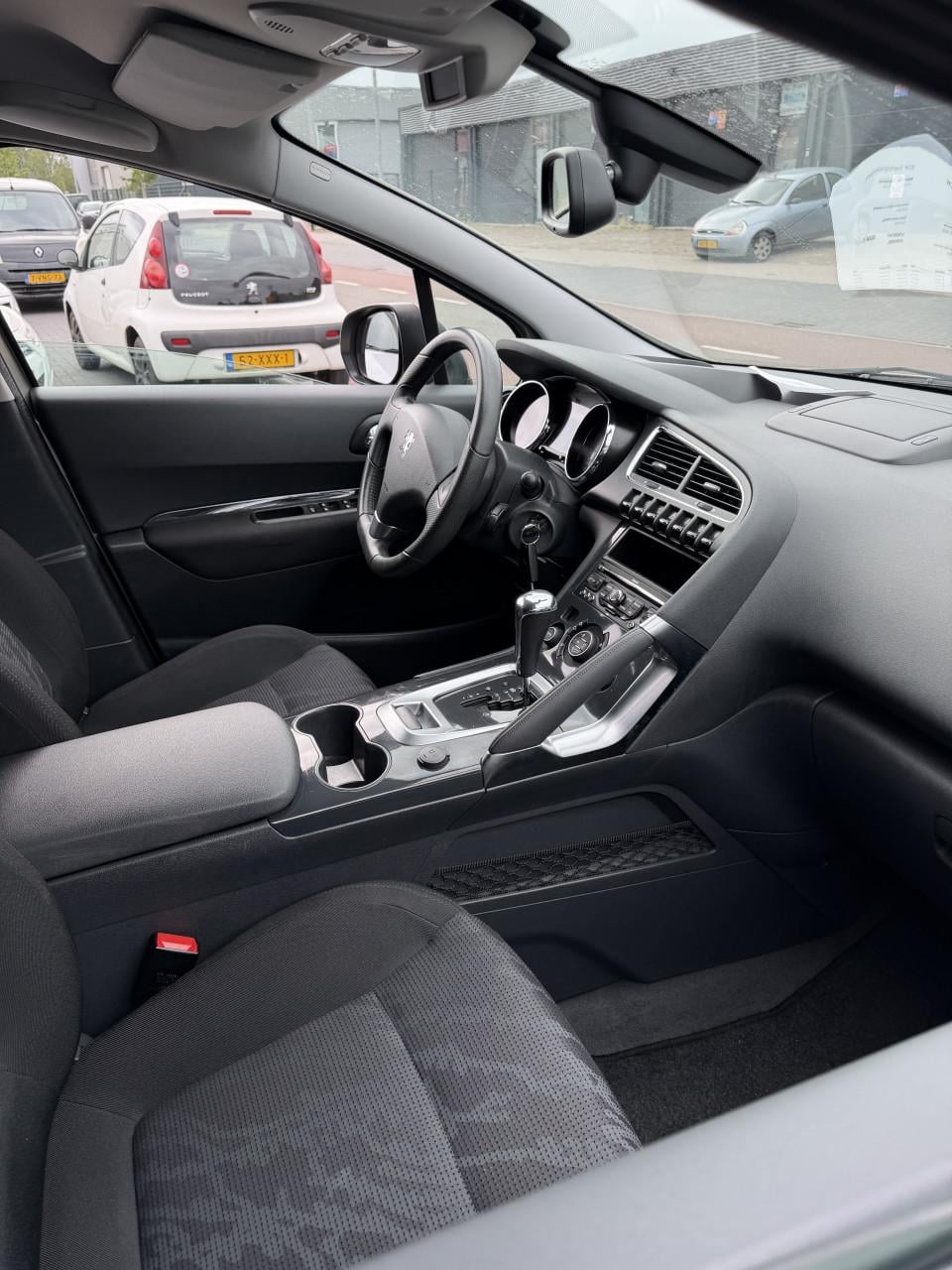 Peugeot 3008 automaat bouwjaar 2010
