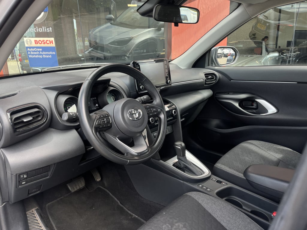 Toyota Yaris Cross 1.5 hybrid comfort | carplay | camera | acc | climate