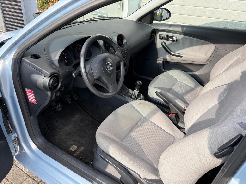 Seat Ibiza 1.4-16v stella/135.000 nap/vol jaar keuring bij aflevering/airco