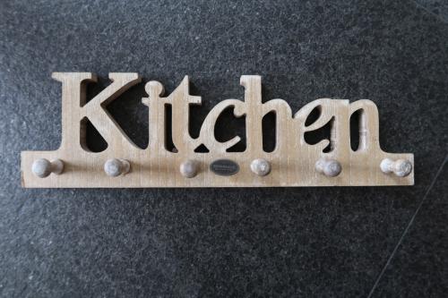 Keukenrekje is nieuw van het merk Riverdale. Maten 40 cm X 12 cm voor €5,00