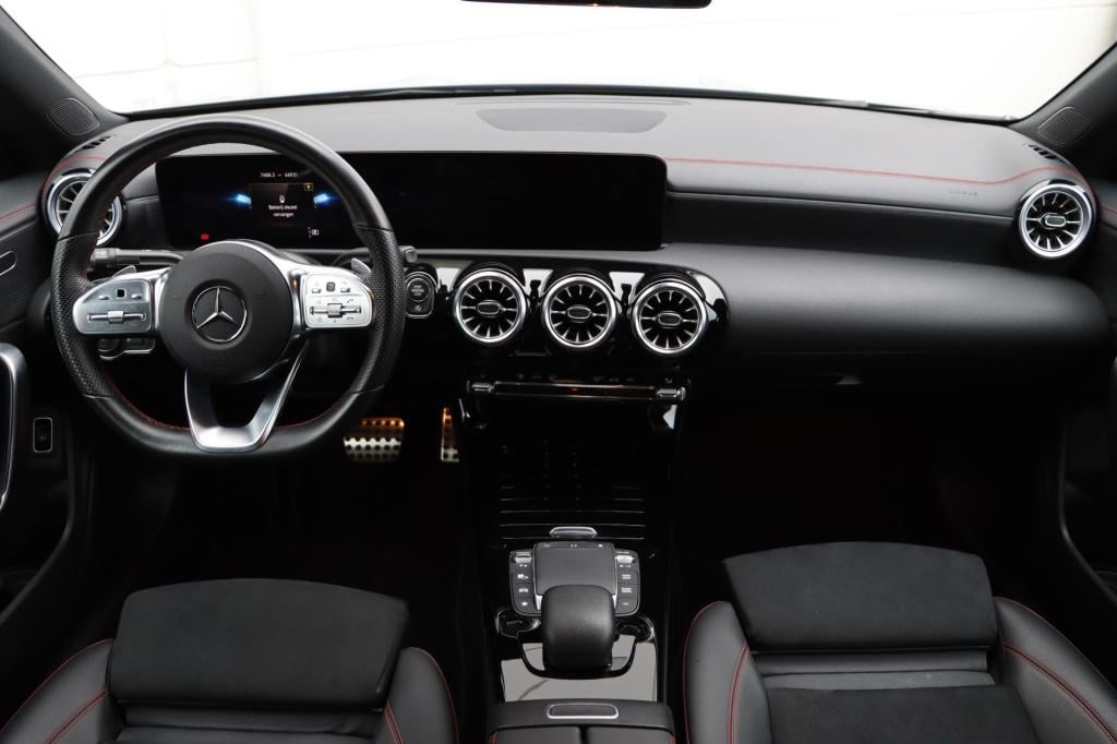 Mercedes-Benz Cla 200 amg line 163pk