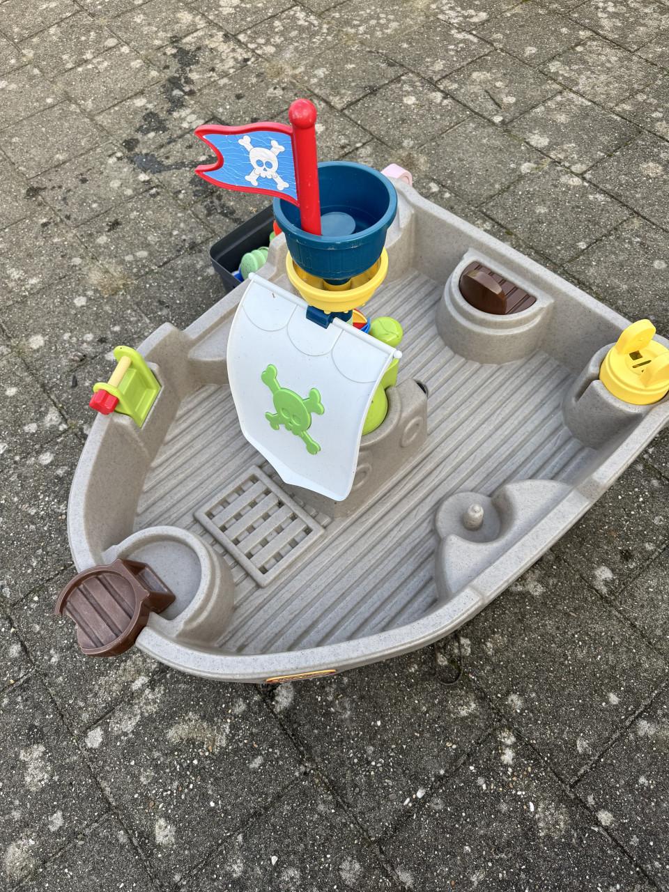 Little tikes water piratenboot
