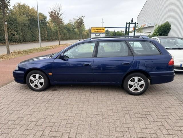 Toyota Avensis wagon 1.8-16v linea luna
