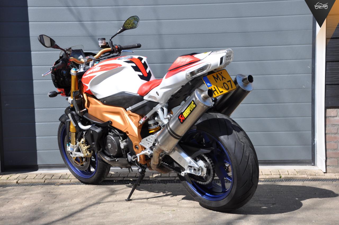 Aprilia Tuono 1000 R Factory Akrapovic