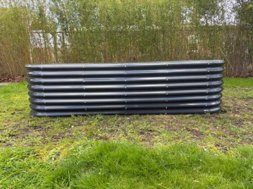 2x stalen plantenbak Nieuw!